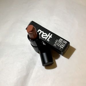 Melt. Ultra matte lipstick 1.4g trial size in color Frisky